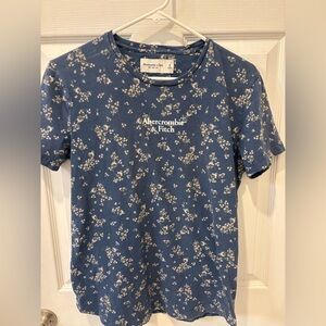 Abercrombie & Fitch‎ Blue Floral Tee